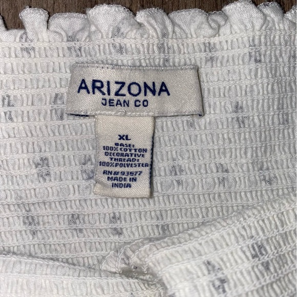 Arizona Jean Company | Tops | Arizona Jean Coblack And White Ruffled ...